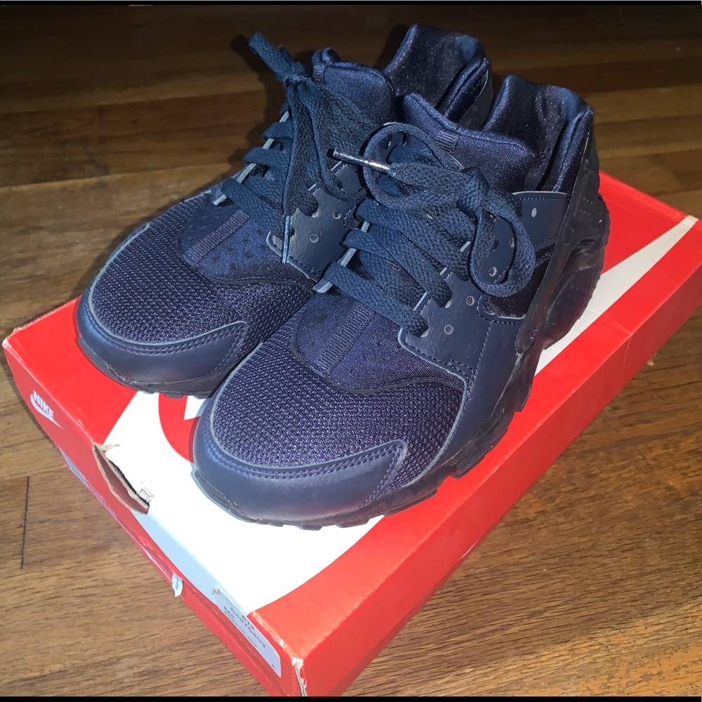 Navy Blue Nike Huarache Run (GS) Sneakers
